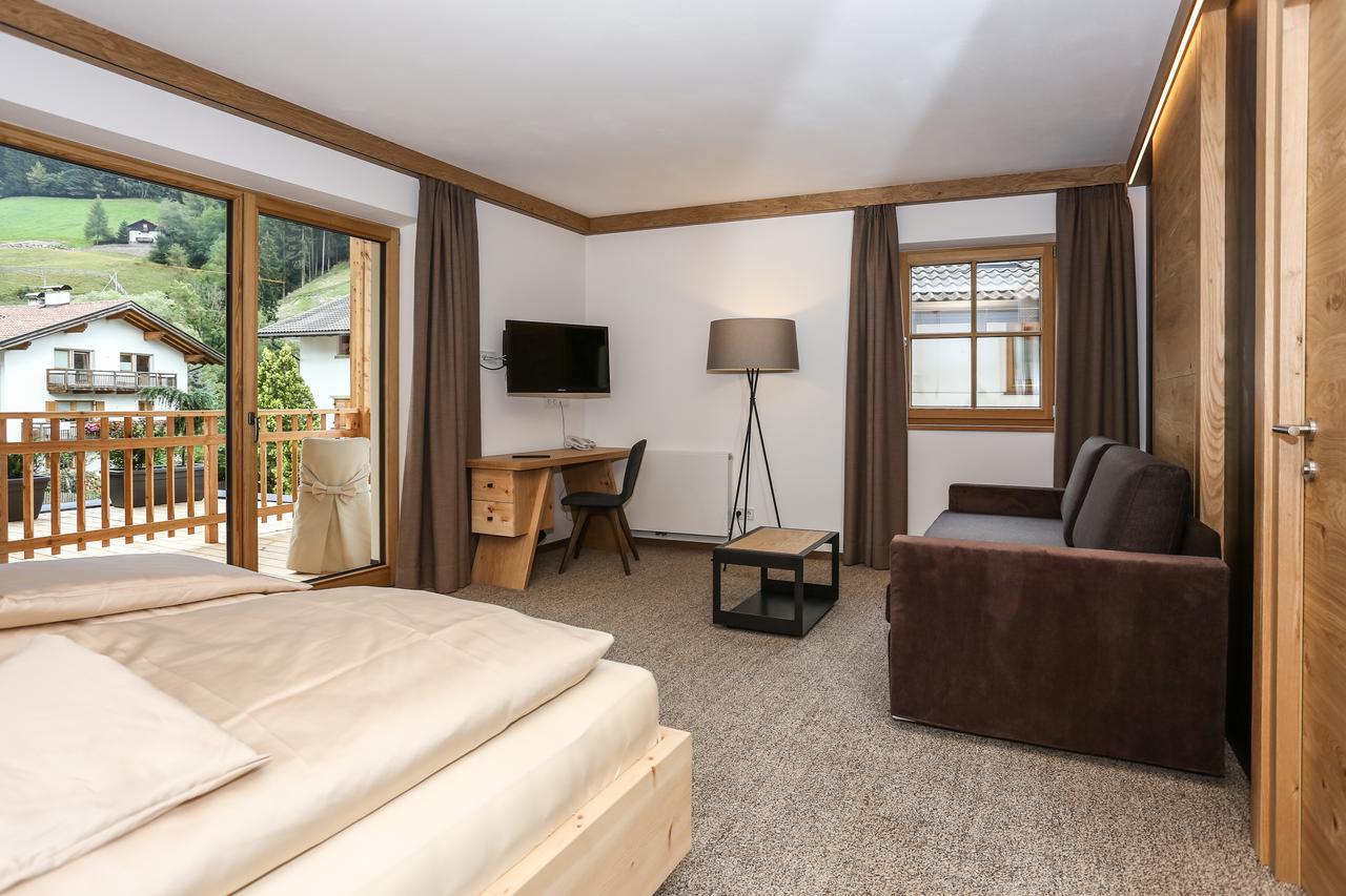 Hotel Gasthof Hoellriegl Sarentino Номер фото