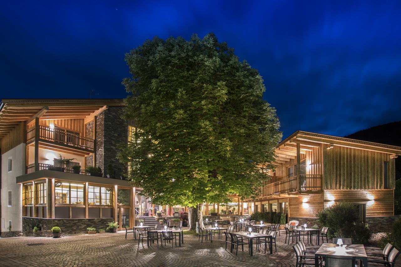Hotel Gasthof Hoellriegl Sarentino Экстерьер фото
